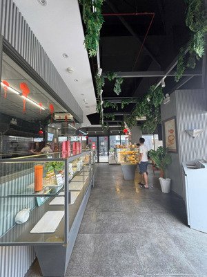 shophouse ngay mai chí thọ tiện làm cửa hàng, kho hoặc văn phòng