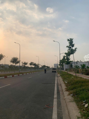 bán nhà hẻm oto đường phan văn hớn - vị trí lô góc 2 mặt tiền thoáng mát - 43m2 - 2 tầng.