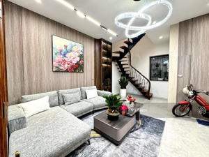 - bán nhà đẹp đón tết, la thành, ba gác đỗ cửa, ngõ thông kd, 54m2 x 5 t, mt 4,3m giá : 9.5 tỷ tl