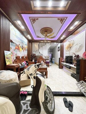 nhà đẹp tân mai - lô góc 2 mặt thoáng - đường thông một nhà ra phố, sổ đỏ chính chủ cần bán gấp !