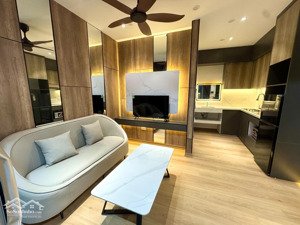 khai trương toà mới siêu luxury - dành cho giới nhà giàu - ô tô đỗ cửa