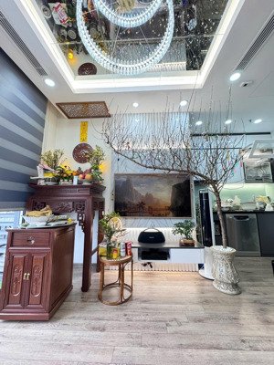 cần bán căn góc 3 phòng ngủ toà g1 diện tích 82m view hồ miếu đầm giá 14,5 tỷ ( sẵn sổ lâu dài )