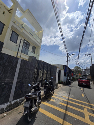 nhà 3 tầng mới đẹp hẻm đường 120, p. nhựa 6m ô tô _86m2_7,5 tỷ _ đường 120. p tân phú tp. thủ đức