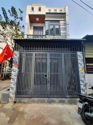 bán nhà mới keng đón tết 2026 diện tích 4,5 x10m.đúc 1 lầu hẻm ô tô thông lê thị riêng phường thới