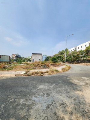 3.5 tỷ/ bán đất 2 mặt tiền kdc hố lang gần đường liên huyện, p. tân bình, tp. dĩ an