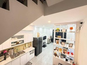 lạc long quân 39m² ngõ nông, 3pn thoáng sáng