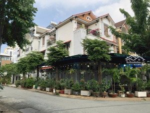 villa giảm 2 tỷ | góc 2mt lương định của q2 | 7.5m x 20m = 150m² | giá 43 tỷ | thuê 129 tr