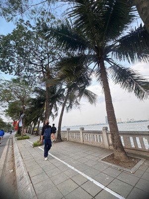 chính chủ bán mảnh đất 3 thoáng, ô tô chạm cửa, gần hồ. diện tích 73m² - 16,8 tỷ