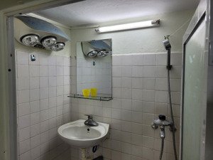 cho thuê nhà riêng 9.5 triệu, 100m2 tại hàng bột, đống đa, hà nội