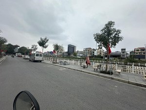 74m2 tổ 25 thị trấn đông anh - đường thông 7 chỗ 5m ra ô tô tránh - 50m ra ql3 tc 3tỷ8