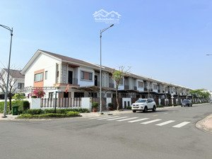 nhà 2 tàng sổ sẵn có hợp đồng thuê sẵn