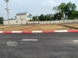  bán đất phú cát, gần khu cnc dt 200m2, mt 6m đường 2 ô tô tránh giá chỉ 26tr/m2