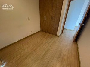 hot! cho thuê căn hộ golden land nguyễn trãi 100m2, 2 phòng ngủ giá chỉ 12,5 triệu/tháng