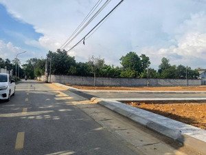 chính chủ bán gấp 100m2 giá 2 tỷ phun thổ cư tại trường lục quân