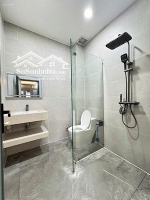 căn hộ mini 40m2 bancon có máy giặt riêng ngay khu nguyễn gia trí gần ngã tư hàng xanh, quận 1, 2