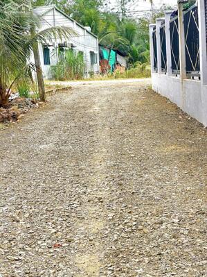 130m2 thổ cư. Cách nhựa 50m. Gần ủy ban. 350tr