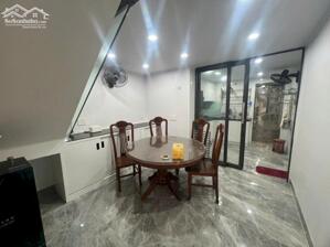 Cho thuê nhà Tô Vũ , Hải An . Đầy đủ đồ .Chuyên gia , gia đình ở ok . Ô tô đỗ cửa