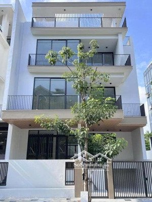 hot- nhà trống sẵn vào được liền - biệt thự 85tr/th- 1 hầm 4 tầng phù hợp ở/ làm văn phòng