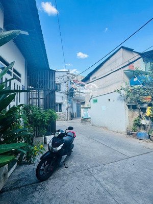 bán nhà lầu cách mạng, quận tân phú, dt: 4.3x23m, giá 7.6 tỷ tl