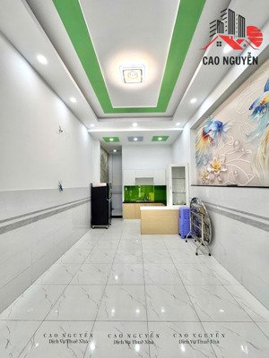 nhà 2 lầu 3 phòng 3wc, sân thượng, đường ao đôi. lh 