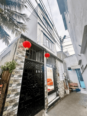 Nhà 1 trệt 2 lầu hẻm 6 Bùi Thị Xuân - Gần Siêu Thị Vincom Hùng Vương