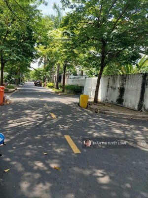 bán đất kdc 10 mẫu, phường bình trưng đông, quận 2. giá 10,5 tỷ (4x20m), lô góc, sổ. lh: 