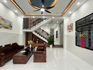 bán nhà 3 tầng mt đường hoàng sâm -sát phạm hùng . dt 99m2 giá 6ty7 lh 