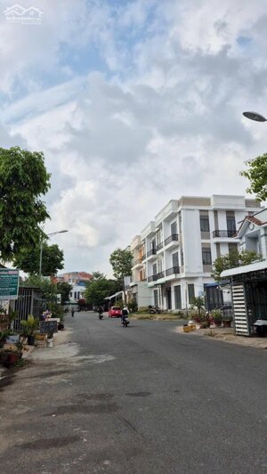 BÁN NHÀ LẦU HOÀN CÔNG TRỤC CHÍNH KDC HOÀNG QUÂN CẦN THƠ