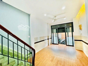 vũ tùng gần chợ bà chiểu - 3 tầng - đang cho thuê 9tr - 2 pn,2wc - 4,6 tỷ thương lượng chủ: