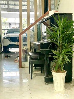 bán nhà chính chủ 2 lầu view đẹp, hẻm xe tải, thủ đức, chỉ hơn 6 tỷ (tl)