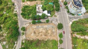 bán đất mặt tiền phạm văn đồng, vĩnh hoà, nha trang. dt: 1.401,7m2 (ngang 27,8m) - giá 130 tỷ