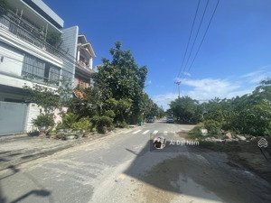 bán lô đất mt đường hoàng trọng mậu . dt : 90m . khu bãi tắm sơn thuỷ