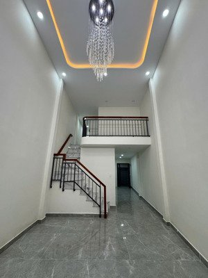 cho thuê nhà 2 tầng 3pn diện tích lớn giá 12 triệu/tháng