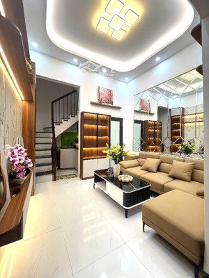 bán nhà riêng 25m chính chủ - 4 tầng full nội thất cạnh đại học bách-kinh-xây. sổ đỏ cất két