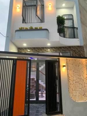 bán nhà đẹp hẻm ô tô đường hoàng văn thái, full nội thất, 3pn, nhà mới 100%, giá chính chủ 3.8 tỷ