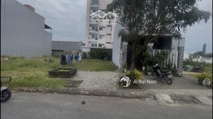 bán gấp lô đất đường nguyễn cơ thạch . lô sạch đẹp . lh : vp nhà đất đại nam ( chuyên đất biển )