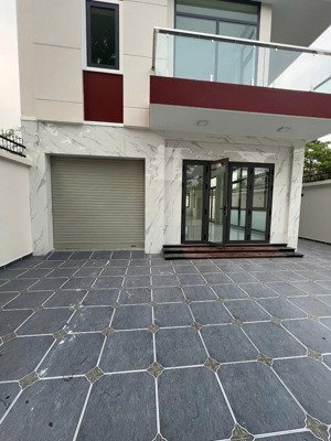 bds hvl cho thuê biệt thự gần global city liên phường , q9 giá 30tr/tháng