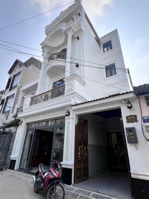 bán biệt thự thị trấn nhà bè diện tích khủng 8x16m, 128m2, giá 9.6 tỷ