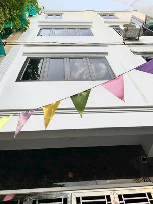 bán nhà đông ngạc - oto đỗ cửa ngõ thông, oto tránh kinh doanh
giá: hơn 8 tỷ
35m x 5 tầng, 3 phòng