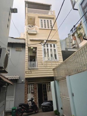 nhà 4 tầng cách mt 50m,trần xuân soạn phường tân hưng quận 7,cực hiếm .cho thuê dòng tiền cao