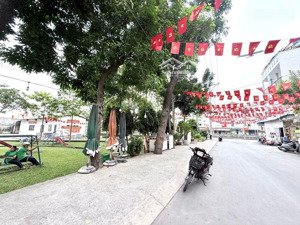 nhà mới 5 tầng full nội thất - có thang máy - 496 dương quảng hàm - hẻm xe hơi - 4x17 - 68m2