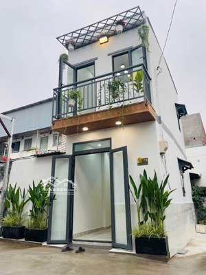 bán căn nhà nhỏ đường oto gần đh bcvt tăng nhơn phú a q9 hcm