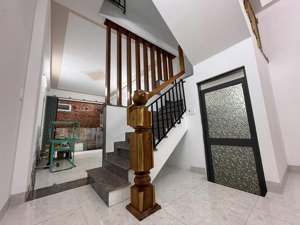 bán căn nhà hẻm cạn bạch đằng ngay phố ẩm thực