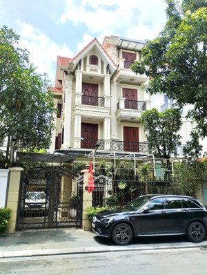 siêu phẩm! bán biệt thự no3 kđt việt hưng cực kì hiếm, mặt đường 12m, kd đỉnh. 317m2 - 58,6 tỷ