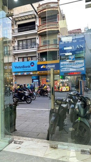 bán gấp nhà mặt phố bạch mai, 650 triệu / m2, 350m2, 6pn + 6wc, 4 tầng, mặt tiền 15m