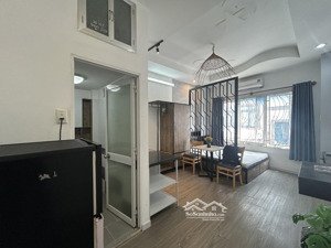 trống sẵn studio tách bếp cửa sổ trời 24m2 - chi phí s.viên - cam kết như ảnh - gần cầu bông q1