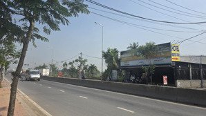 bán biệt thự sân vườn ngay mặt tiền trần đại nghĩa dt 10 x 65m giá chỉ nhỉnh 30 tỷ