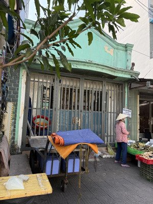 nhà c4 đường số 7, sát đỗ xuân hợp ngay chợ thuận tiện buôn bán, dt: 88m2 giá bán 11tỷ