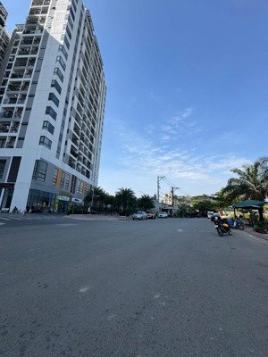 bán đất mặt tiền gò cát, siêu vip, vuông a4 phú hữu quận 9!