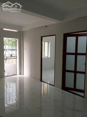 Bán căn hộ Bàu Cát II. Diện tích 56m2, 2PN, ban công thoáng mát, giá bán 3 tỉ, đã có sổ